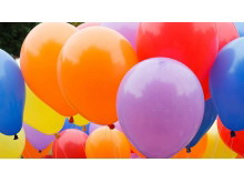 2张彩色爱心气球PPT背景图片