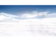 天空下的雪地PPT背景图片